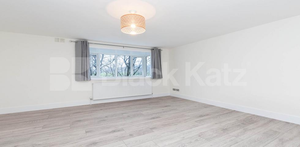 			REFURBISHED TWO BEDROOM PROPERTY , 2 Bedroom, 1 bath, 1 reception Flat			 Adolphus Road, FINSBURY PARK-MANOR HOUSE